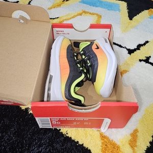 Nke Air Max Axis toddler sneakers sz 5c